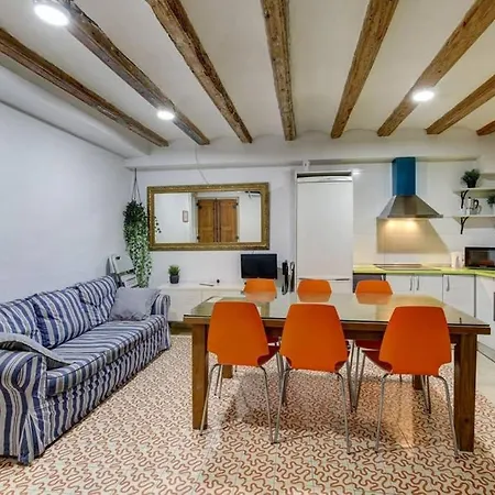 7 Pax Montserrat RAMBLAS BARCELONA Lägenhet