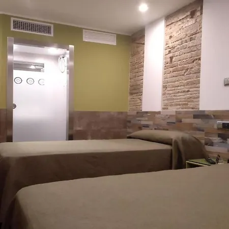 בית הארחה Miami ברצלונה