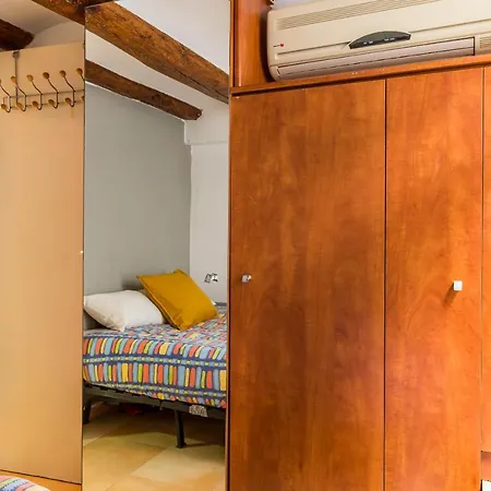 Fridays Flats Dreamy Duplex - Stylish Loft Barcelona