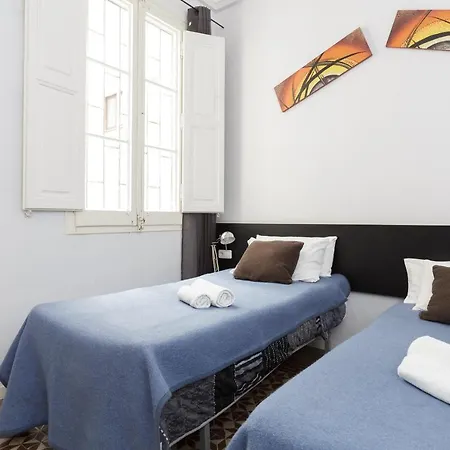 Key Plaza Universidad - Gran Via Apartamento