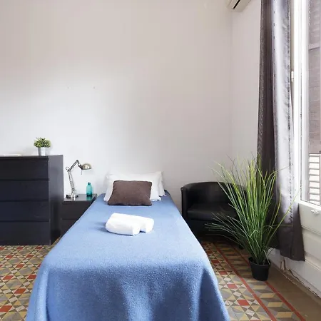 Key Plaza Universidad - Gran Via Apartamento