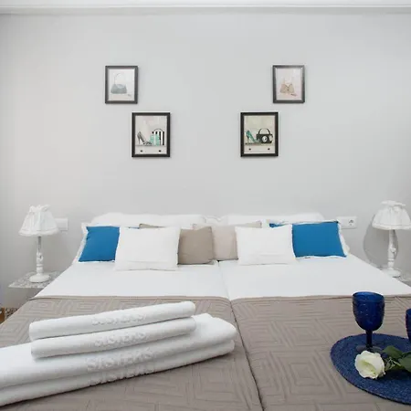 Two Sisters Apartment Barcelona