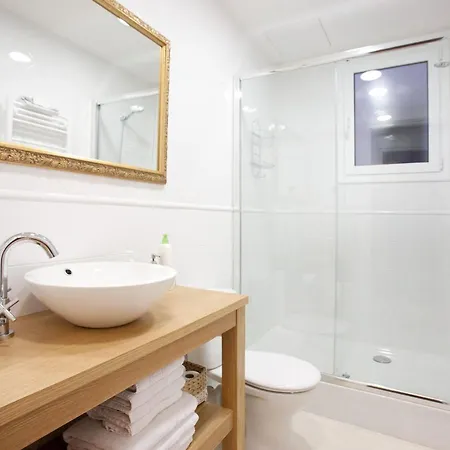 Two Sisters Apartment Barcelona