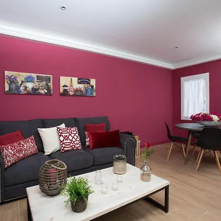 Two Sisters Apartment *