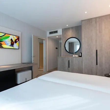 Attica 21 Mar Hotel 4*