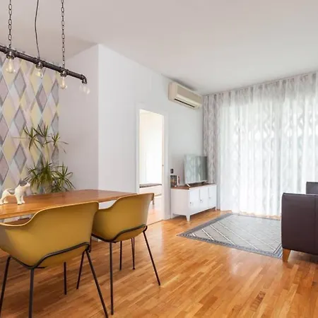 Art House Renoir Plaza Universitat Sant Antoni Apartment