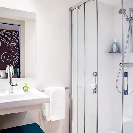 Ibis Styles Centre 2*
