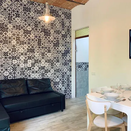 Charm Miro Apartment *
