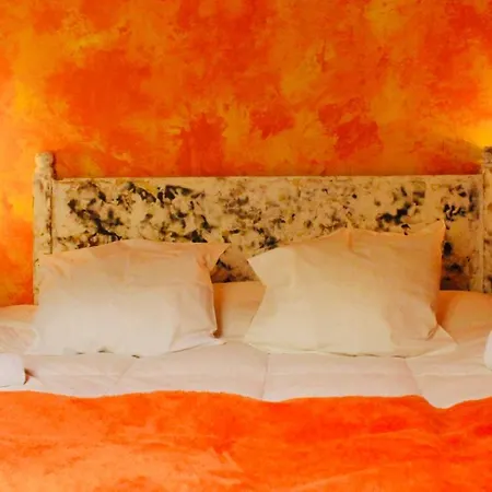 Bed & Art *