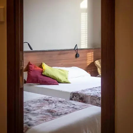 Konukevi Ciudadela 3*