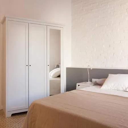 Napoles - Modernist Flat Close To Sagrada Familia * Barcelona