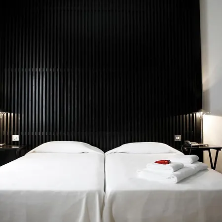 Market Hotel