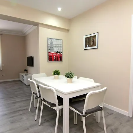 Felip II - Spacious And Quiet Apartments & One With Private Terrace