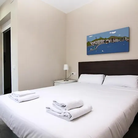 Felip II - Spacious And Quiet Apartments & One With Private Terrace