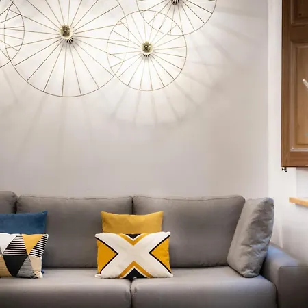 Amazing New With Rooftop Jacuzzi Apartment