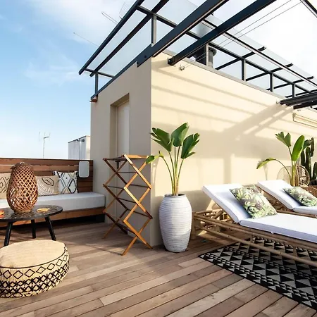 Amazing New With Rooftop Jacuzzi