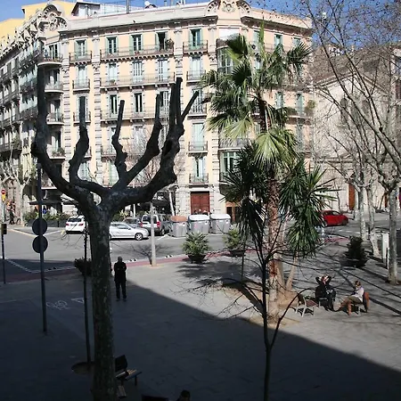 Apartamento Enric Granados 15 *