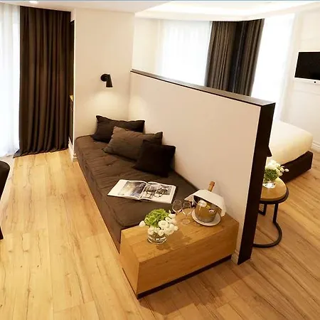Hotel Serras
