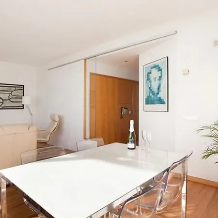 Ab Olympic Village Beach Apartment