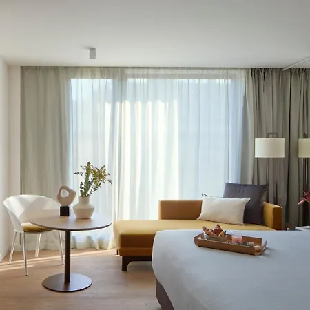 Me Hotel 5*