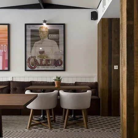 Praktik Vinoteca Hotel 3*