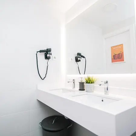 Hostal 360 Borne *