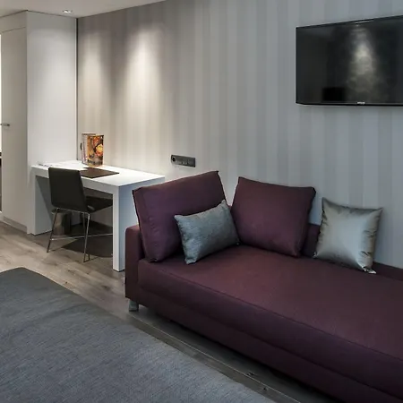 Catalonia Plaza Hotel