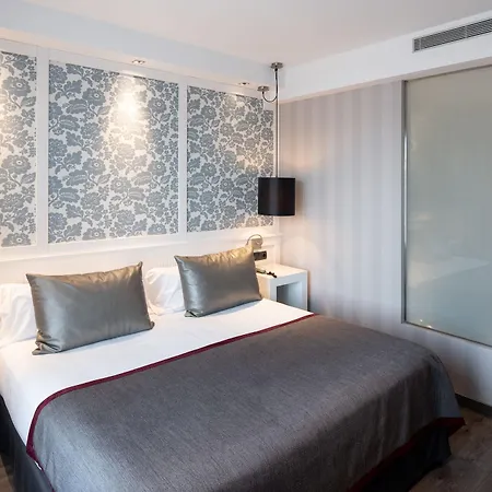 Hotel Catalonia Plaza 4*