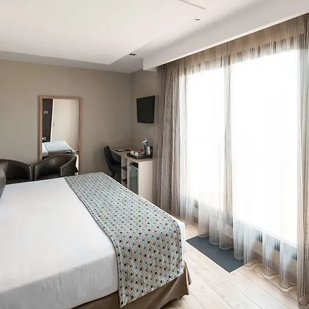 Otel Catalonia Born 4*