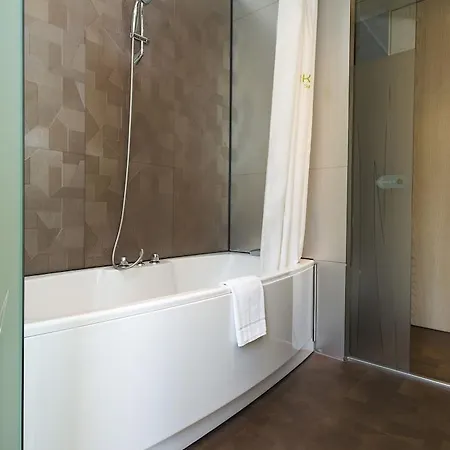 Ako Hotel