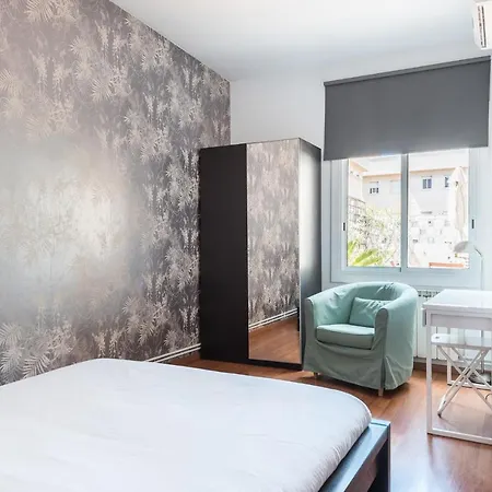 With Terrace A Step Away From Montjuic Apartment