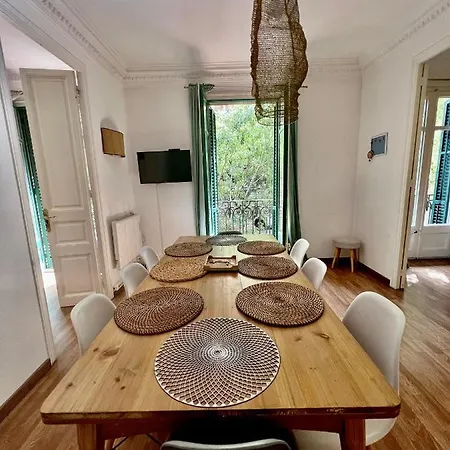 Big And Bright Bcn Apartment
