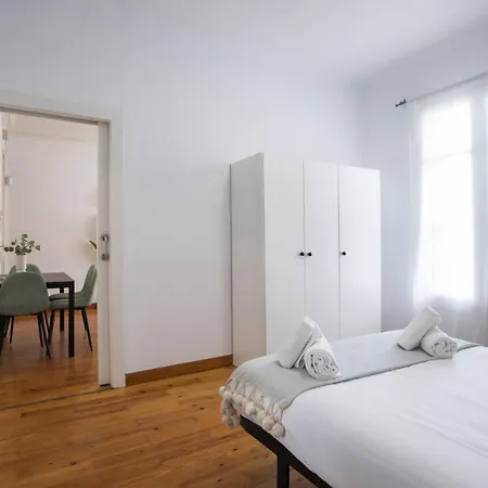 21par1005 - Beautiful In Paral-lel Barcellona