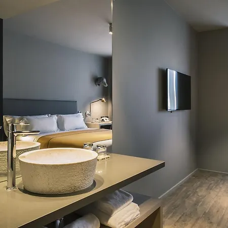 Hotel Yurbban Trafalgar 3*