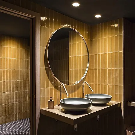 Hotel Yurbban Trafalgar
