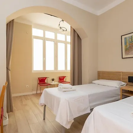 Aparteasy - Family 4-Bedroom Apartment Apartment
