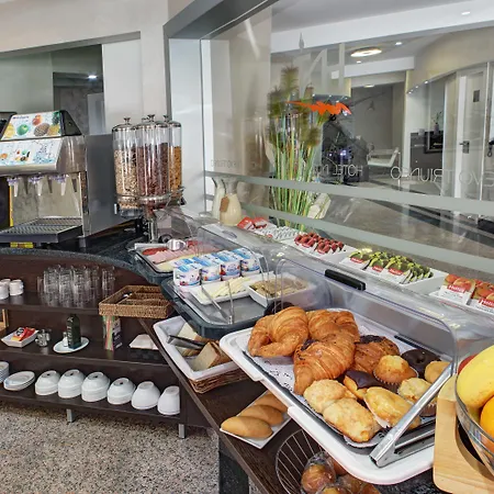 Hotel Nuevo Triunfo 2*