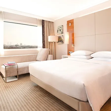 Hilton Hotel 4*