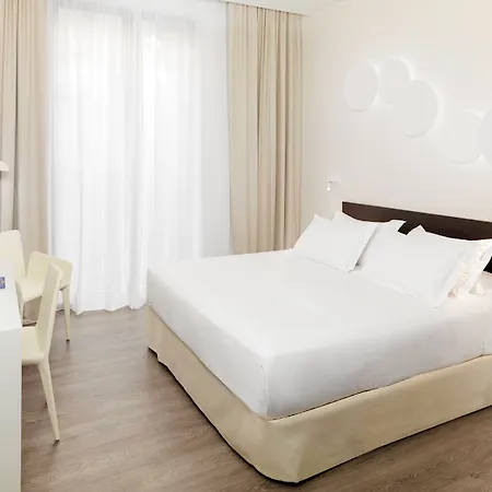 Hotel H10 Port Vell 4* Sup 4*