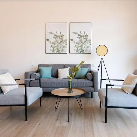 Limehome Carrer De Besalu 82 Ξενοδοχείο Βαρκελώνη