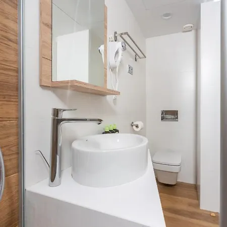 Hotell Limehome Carrer De Fontcoberta - Digital Access *