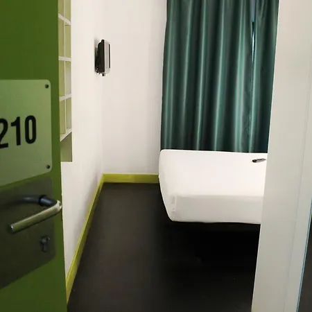 Hostel Raval Botella Private *