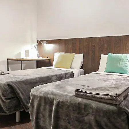 Apartment Traveller House 8 Bedroom Barcelona