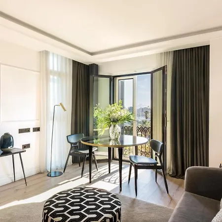 Hotel Serras 5*