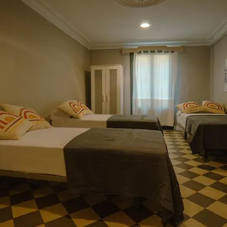 Hotel apartamentowy Smartr Ramblas 2*