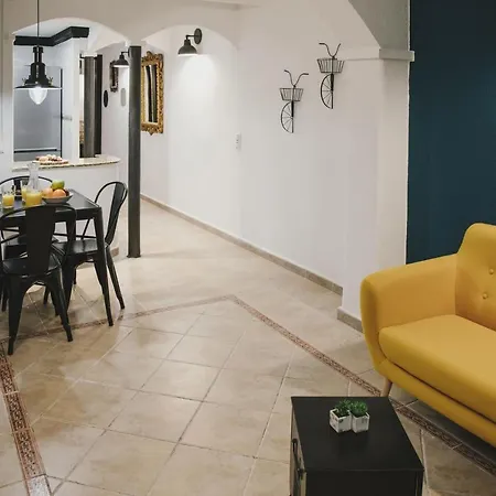 Bbarcelona Parallel Apartman *