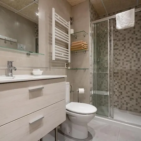 House 2* Barcelona