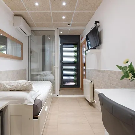 House 2* Barcelona