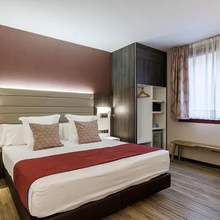 Ronda Lesseps Hotel