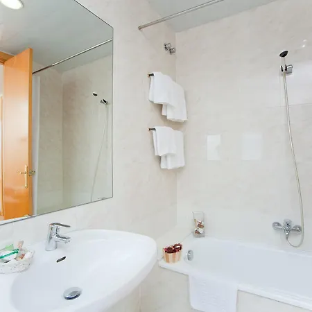 Hotell Everest *